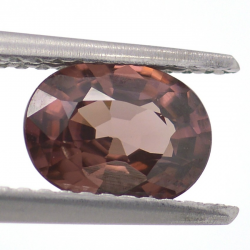 1.53ct Zircone Rosa Faccettato Ovale