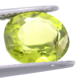 2.76ct Peridoto Talla Ovalada