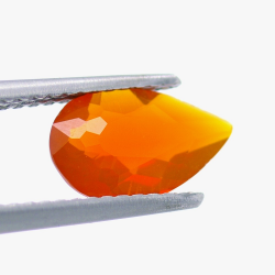 0.77ct Fire Opal Birne Schnitt