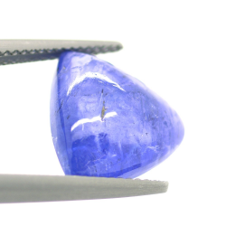 Cabochon di tanzanite con taglio triangolare da 8,10 ct, 13,85 x 12,65 mm