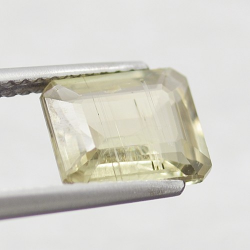 2.28ct Diaspore Taille Émeraude