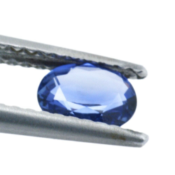 0,65 ct blauer Saphir im Ovalschliff 5,90 x 4,90 mm